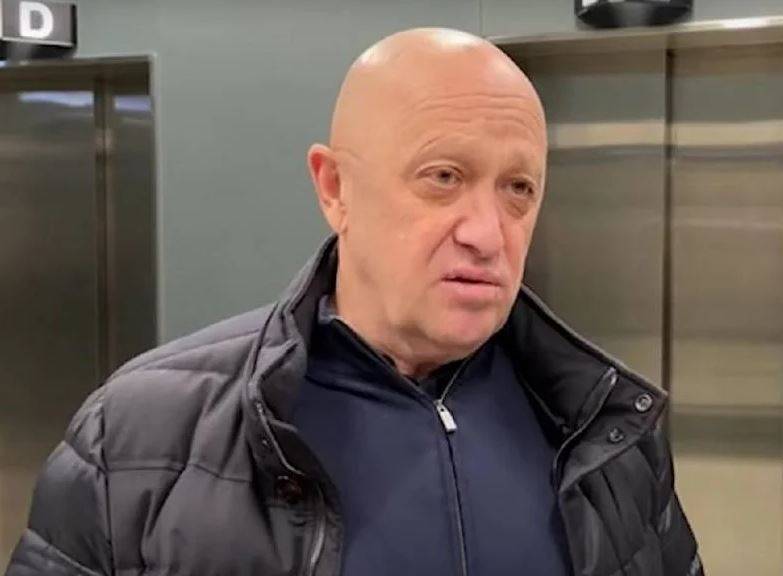 Куратор ЧВК «Вагнер» заявил, что ВСУ обстреляли из РСЗО HIMARS место содержания украинских военнопленных