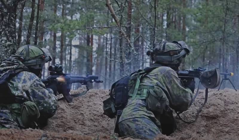 Лопата остаётся самым важным снаряжением пехотинца: финские военные сделали выводы из конфликта на Украине