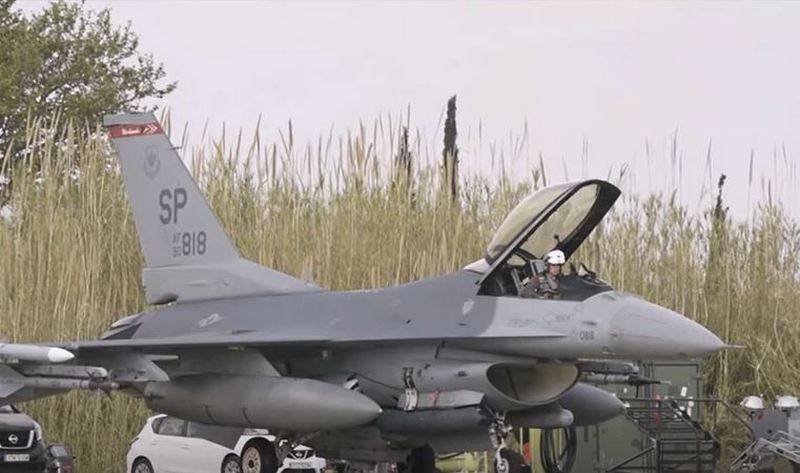 Американский телеканал: Белый дом посылает сигналы Брюсселю о возможном разрешении на поставку истребителей F-16 Украине