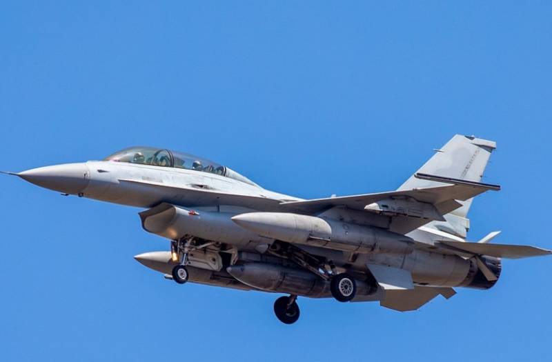 Американская пресса: США и их союзники планируют предоставить Украине самолеты F-16