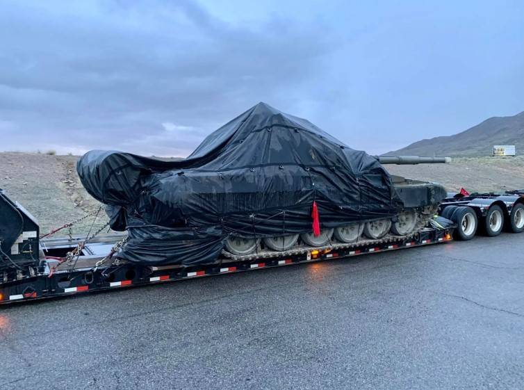 Загадочный танк Т-72 в США: притащили явно не только поглядеть и пощупать