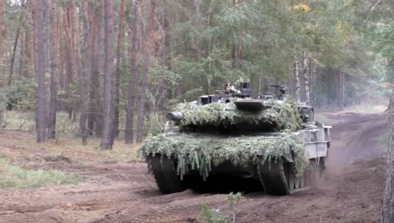 Επίδειξη του νέου άρματος μάχης Leopard 2A8 που εμφανίζεται για πρώτη φορά