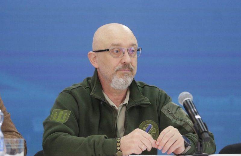 Hoofd van het Ministerie van Defensie van Oekraïne Reznikov kondigde de rekrutering aan van een groep piloten voor training op Amerikaanse F-16-jagers