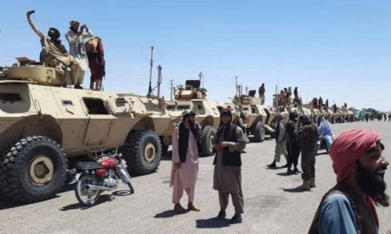 塔利班将军事装备拉到与伊朗接壤的边境检查站
