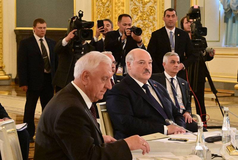 Lukashenko menehi saran marang negara-negara EAEU supaya gabung karo negara kesatuan Rusia lan Belarus
