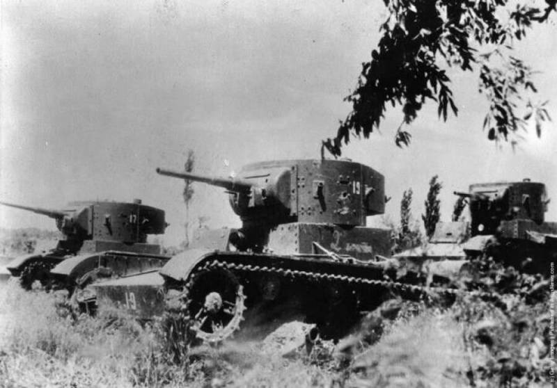 Soviet tanks Tanks T-26 of the republican army before the start of the offensive near the city of Belchite, September 1937