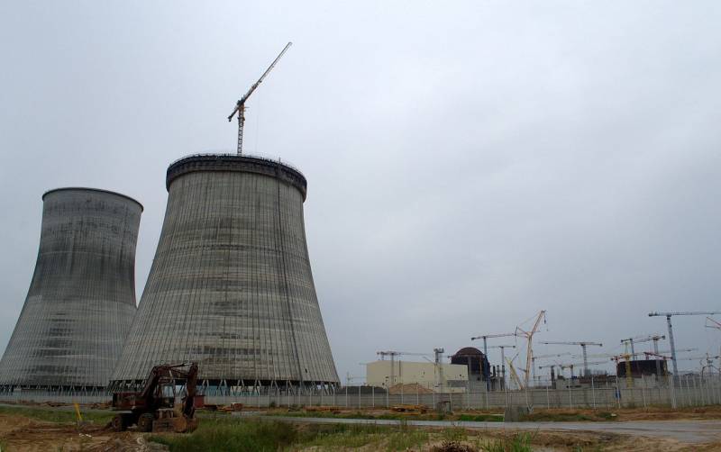 На первой в Белоруссии АЭС подключили к сети второй энергоблок