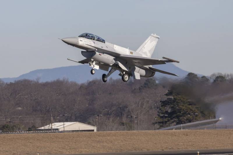 В американской прессе: США не хотят давать F-16 Киеву, опасаясь испортить самолётам репутацию из-за потерь