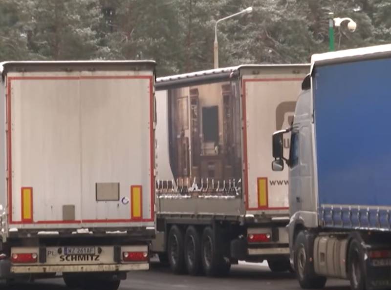 Госдума ввела запрет на перевозку польскими фурами грузов через РФ и на их заправку топливом по внутрироссийским ценам