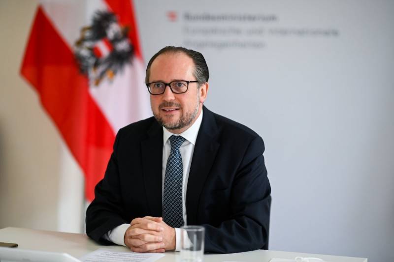 Министр иностранных дел Австрии: Власти страны выступают за сохранение диалога с Россией