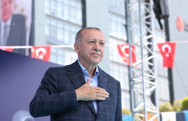Коалиция во главе с правящей партией Эрдогана получает большинство мест в парламенте Турции