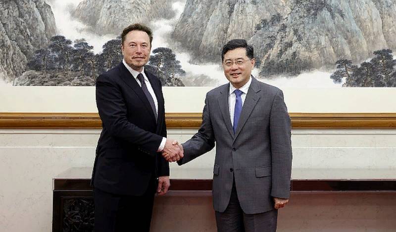 ایلان ماسک تاجر آمریکایی وارد پکن شد و در آنجا با رئیس وزارت خارجه چین دیدار کرد