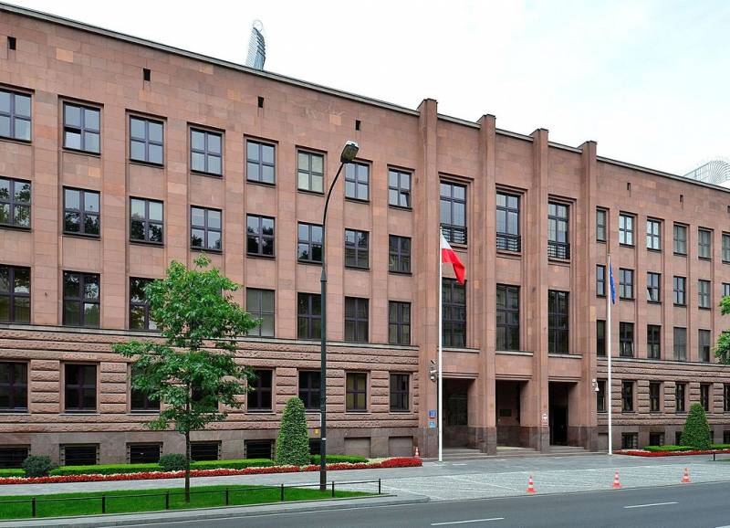 El representante oficial del Ministerio de Relaciones Exteriores de Polonia fue destituido de su cargo en relación con su declaración sobre la masacre de Volyn.