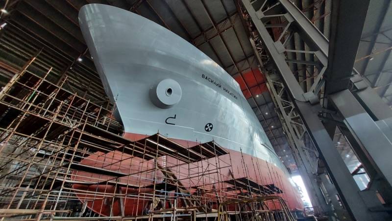 Nevsky Tersanesi'nde yapım aşamasında olan 21130 "Vasily Nikitin" projesinin ilk seri deniz tankeri ana motoru aldı