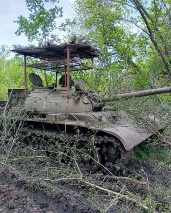 Pemberontak saka panyimpenan: carane lawas tank T-54/55 digunakake ing zona operasi khusus