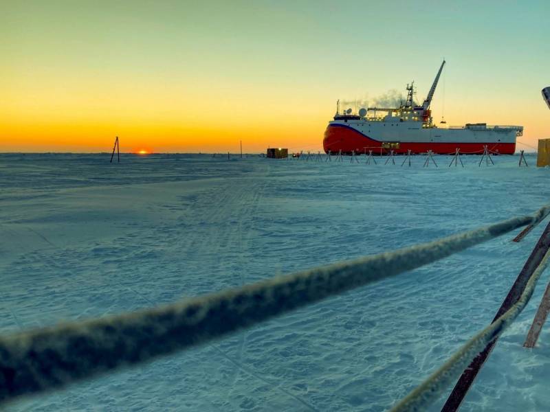 Полярная станция Северный полюс-41 прошла более 1100 морских миль вместе с полярными льдами
