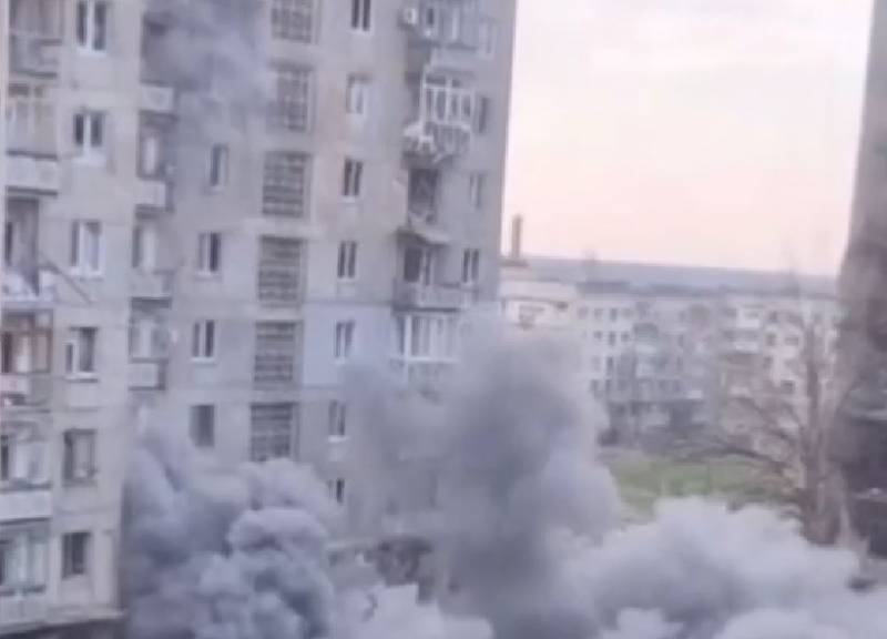 Украинские боевики не смогли произвести контролируемый подрыв многоэтажки на западной окраине Артемовска