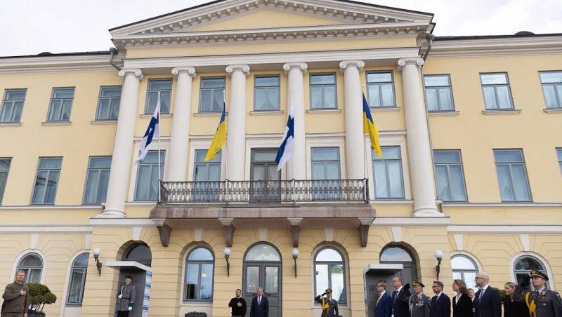 Президент Украины прибыл в Финляндию на встречу с главами стран Северной Европы