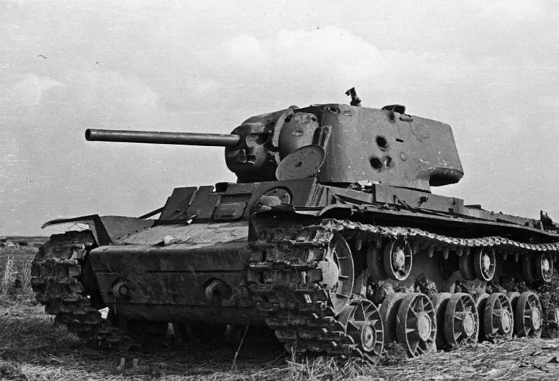 KV-1 : char lourd soviétique doté d'un blindage puissant