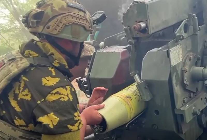 Trupele ruse încearcă să doboare inamicul, blocat în prima linie de apărare în zona Orekhovsky