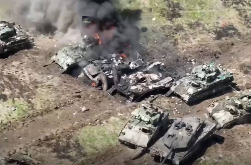 De generale staf van de strijdkrachten van Oekraïne begon met de terugtrekking uit Orekhov van eenheden die zware verliezen leden in westerse gepantserde voertuigen