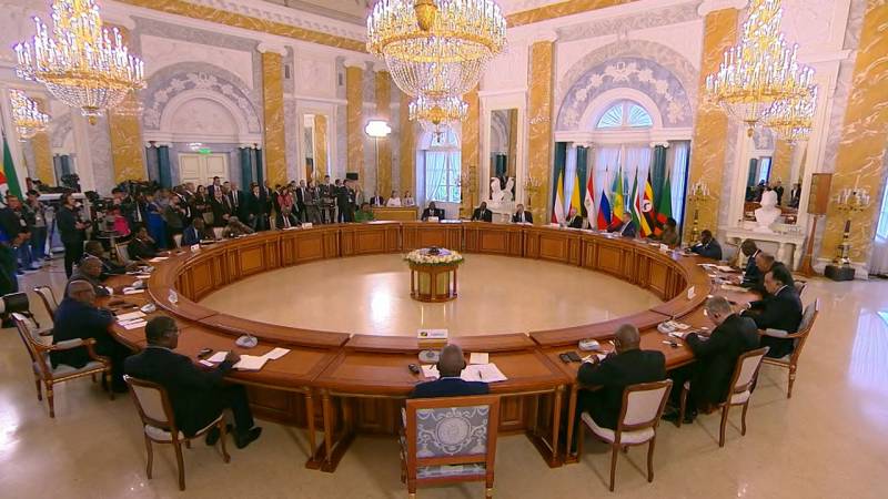 من اتفاقيات اسطنبول إلى "مبادرة السلام الأفريقية": ما الذي ستؤدي إليه المحاولة التالية للتوقيع على معاهدة سلام مع أوكرانيا؟