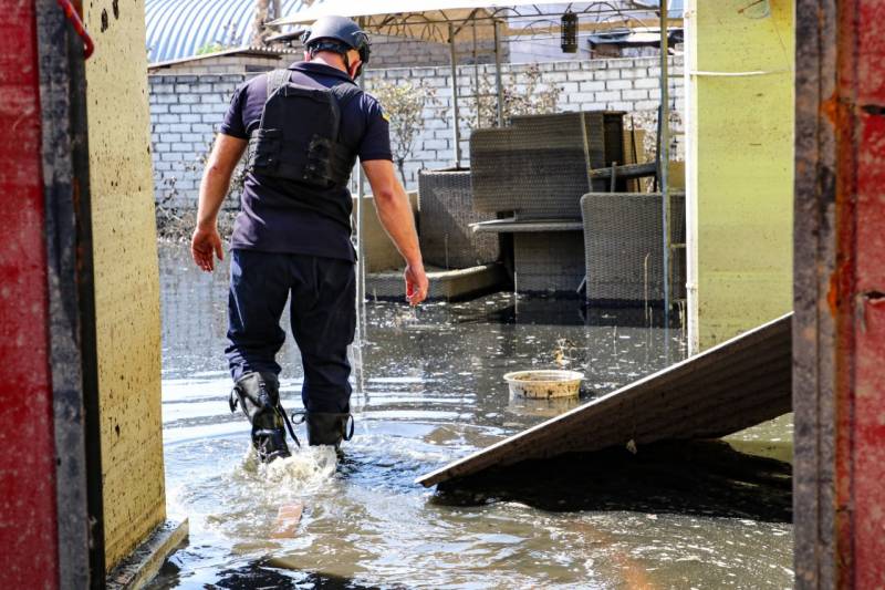 На Украине проводят учения с отработкой сценария аварии на Киевской ГЭС