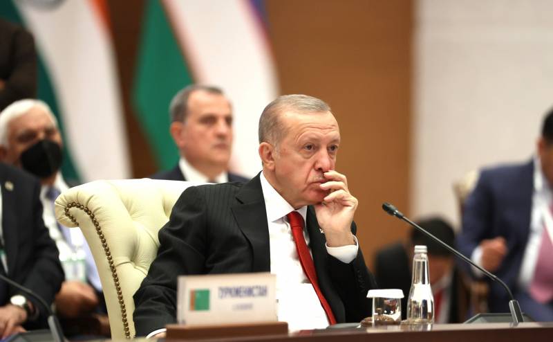 O Presidente da Turquia recusou-se a participar na cimeira da comunidade política europeia na Moldávia