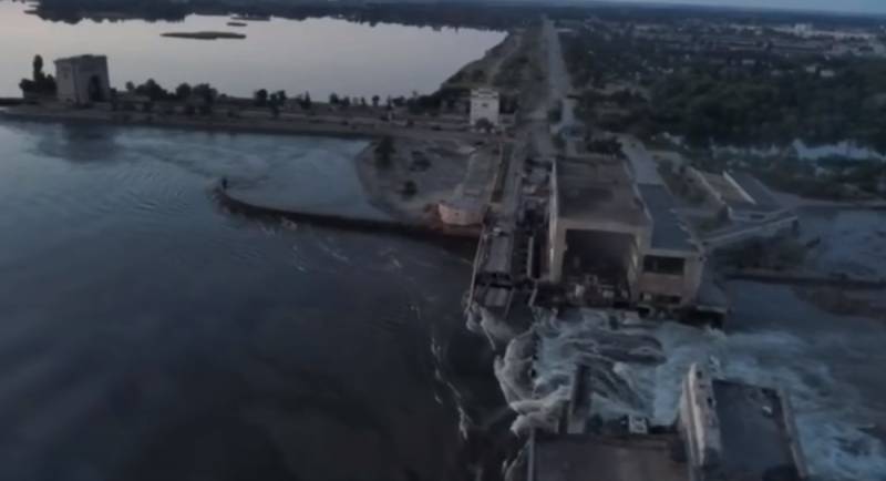 رئیس اداره منطقه نیکوپول از اعمال رژیم ریاضتی آب در این شهر به دلیل تخریب نیروگاه برق آبی کاخوفسکایا خبر داد.