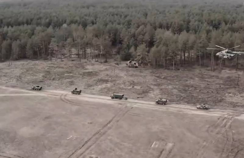 Πλάνα από μια κατεστραμμένη στήλη εξοπλισμού των Ουκρανικών Ενόπλων Δυνάμεων εμφανίστηκαν, πιθανώς προς την κατεύθυνση Νότιο Ντόνετσκ