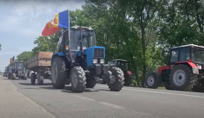 В Молдавии проходит забастовка аграриев с требованием запретить ввоз сельхозпродукции с территории Украины