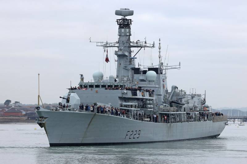 US Navy: des marins des États-Unis et de Grande-Bretagne ont "protégé" des Iraniens un navire marchand dans le détroit d'Ormuz