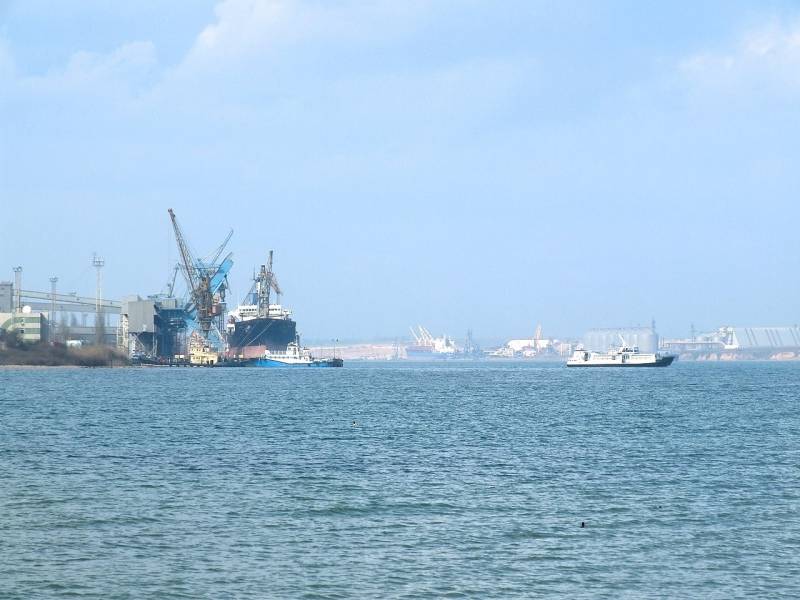 A Rússia restringiu a entrada de navios cargueiros no porto de Yuzhny como parte de um acordo de grãos até o início do trânsito de amônia pela Ucrânia