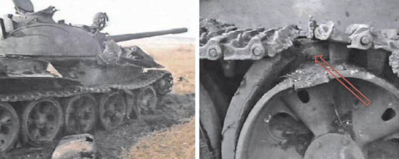 De beschieting van de T-54/55-tank met cumulatieve granaten van granaatwerpers, raketsystemen en zelfrijdende kanonnen