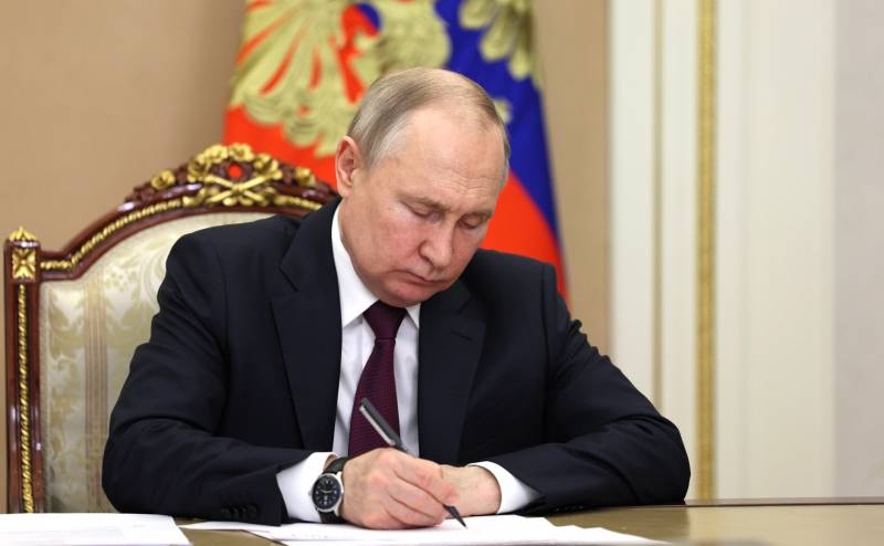 Президент подписал закон, позволяющий призывать на контрактную службу в ВС РФ осуждённых лиц