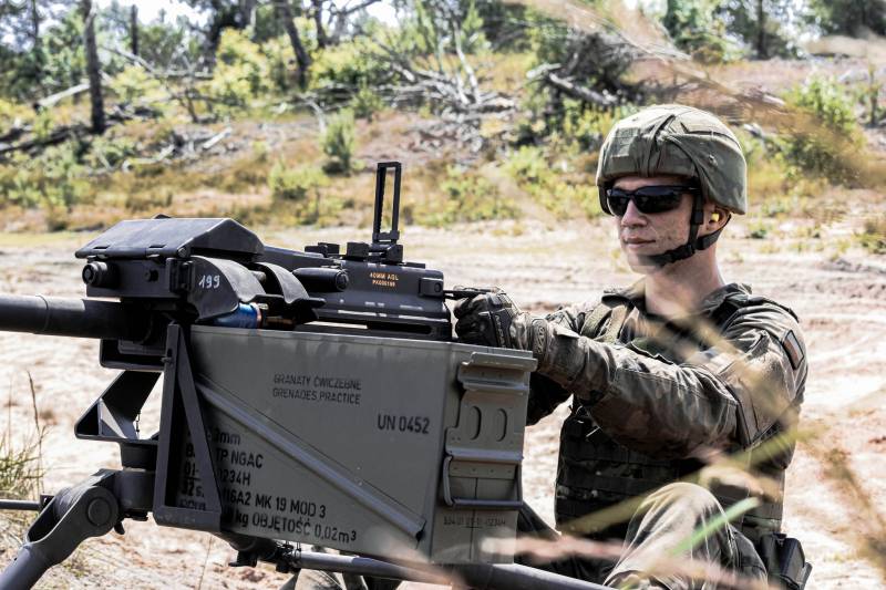 Польские военные осваивают южнокорейский гранатомет К4