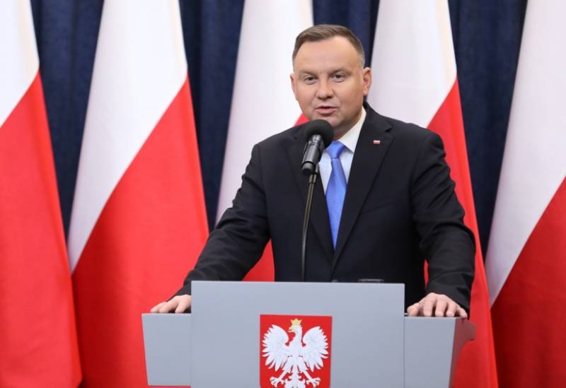 Ο πρόεδρος της Πολωνίας μίλησε για την ύπαρξη σχεδίου του ΝΑΤΟ για μεταφορά 100 στρατιωτών στη χώρα