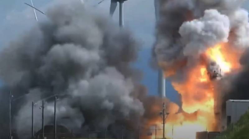 Опубликованы кадры взрыва японской ракеты Epsilon S во время испытаний двигателя