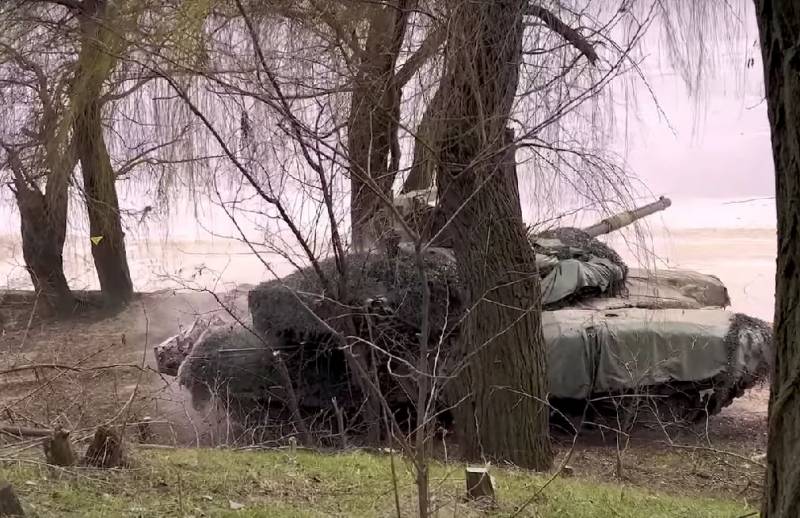Sotilaalliset kirjeenvaihtajat: Kleshcheevkan länsilaidalla käydään kovaa taistelua panssarivaunujen kanssa