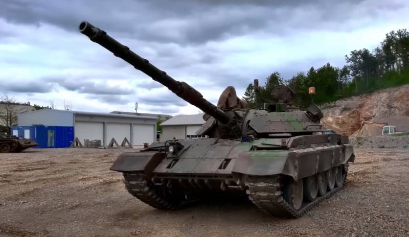 Zničení ukrajinského tanku M-55 zachyceno poprvé