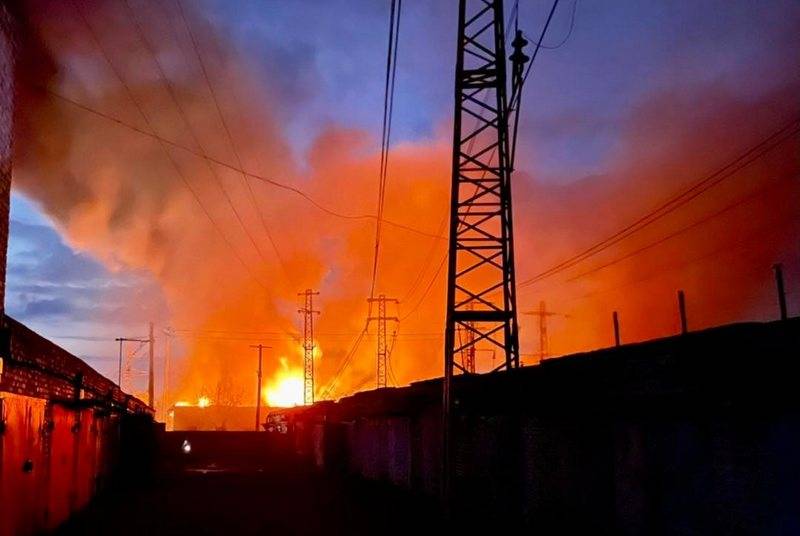 "İki kez hava alarmı verildi": Gece saatlerinde Harkov'daki askeri tesislere saldırı düzenlendi