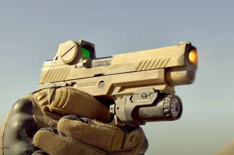A SIG Sauer M2017 pisztoly, amely 17-ben megnyerte az XM17 Modular Handgun System tendert, a fő pisztoly lett az amerikai hadseregben.