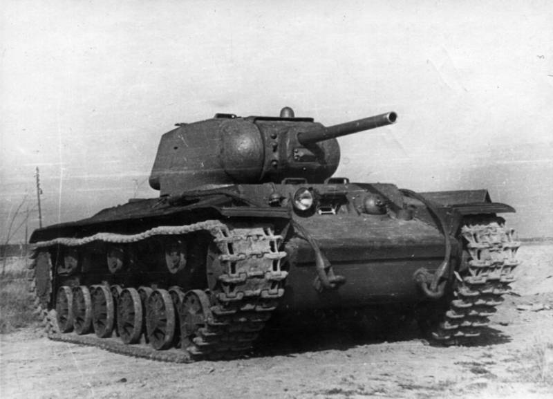 KV-1S: „Zwischenpanzer“, der sich als nicht beansprucht erwies