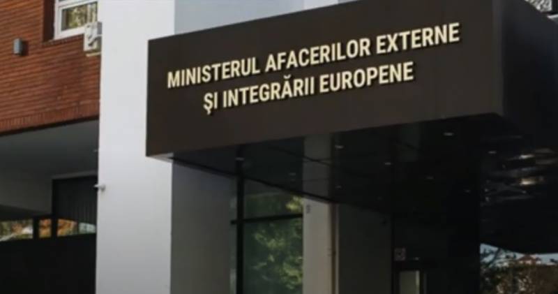 משרד החוץ המולדובי הודיע ​​על גירושם של עשרות דיפלומטים רוסים בגלל "האנטנות על גג השגרירות"
