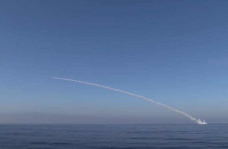 Az Ukrán Fegyveres Erők „Dél” parancsnoksága bejelentette „Caliber” rakétákkal az odesszai régió egyik kikötőjét.