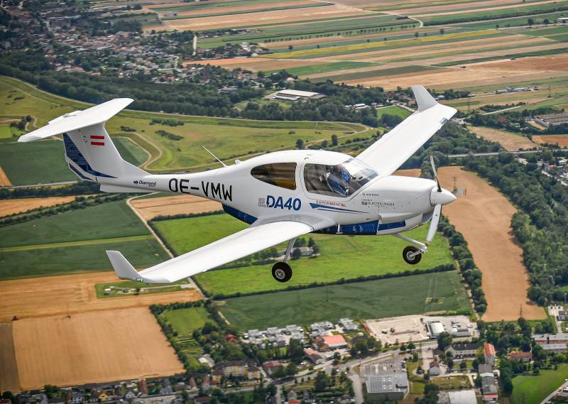 El avión totalmente eléctrico eDA40 realiza su primer vuelo