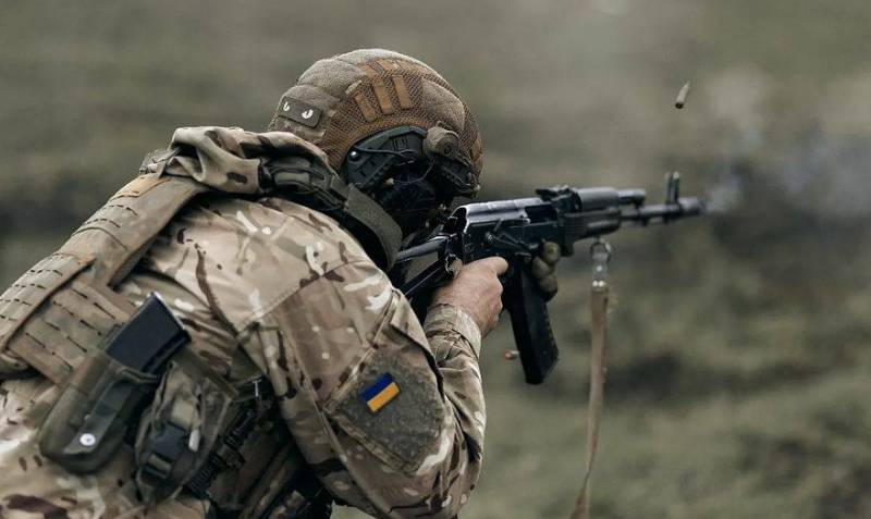乌克兰武装部队武装分子在扎波罗热地区的检查站开枪射击一辆没有停在检查站的民用汽车