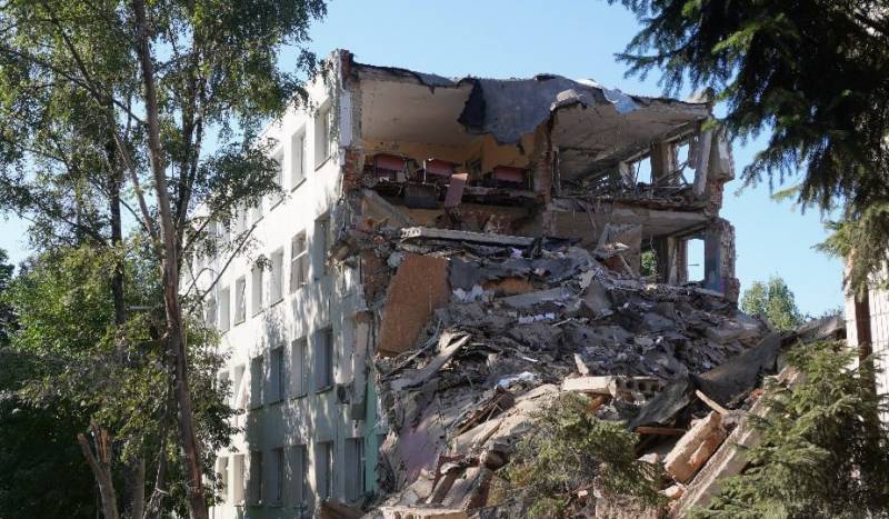 Als gevolg van een aanval op het gebouw van een vakschool in Soemy werd een territoriale verdedigingseenheid vernietigd