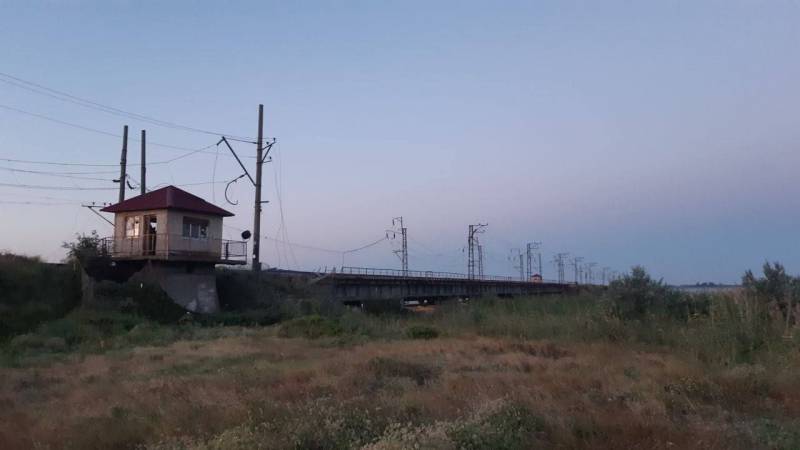 Jefe interino de la región de Kherson: por la noche, las Fuerzas Armadas de Ucrania intentaron destruir el ferrocarril a Crimea disparando 12 misiles Storm Shadow