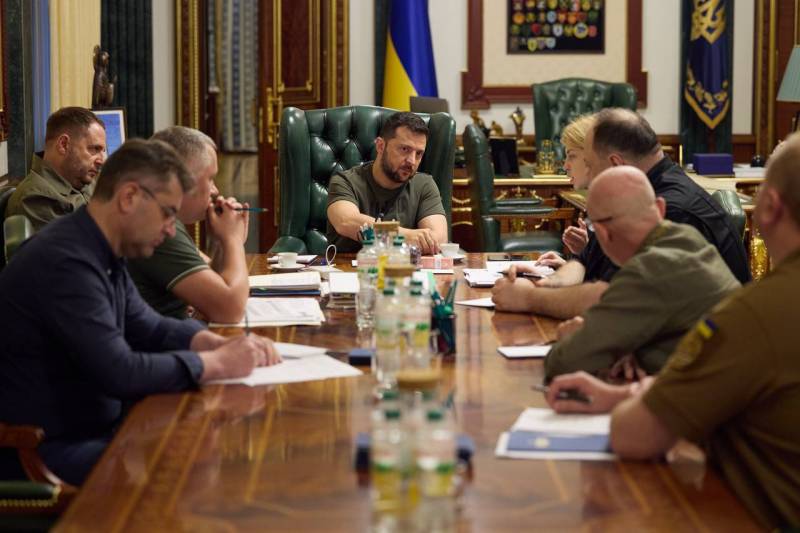 서부 판 : 우크라이나 군대의 반격 실패 후 협상은 우크라이나의 유일한 탈출구 일 수 있습니다